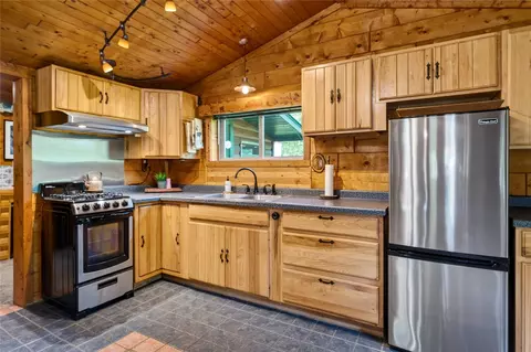 Kitchen - 15705 Mcaully Rd, Cable, WI 54821 photo 2 of 5