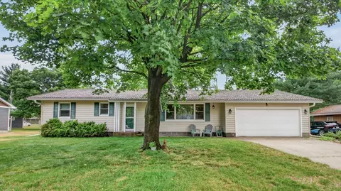 1204 River Heights Rd SW, Menomonie, WI 54751