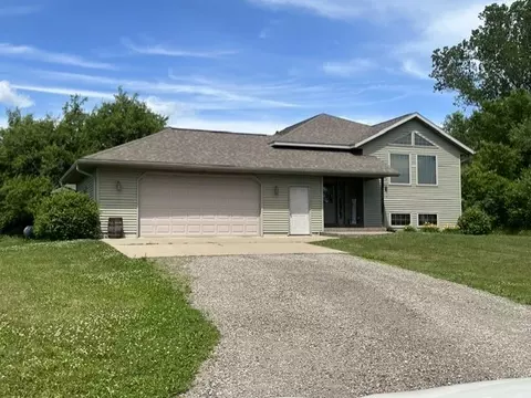 w10950 Hiview Road, Black River Falls, WI 54615