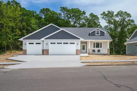 1197 Craven Ct, Eau Claire, WI 54703