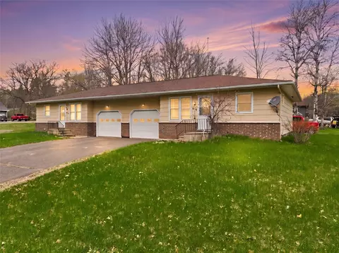 916-918 Michigan St #1 & 2, Spooner, WI 54801