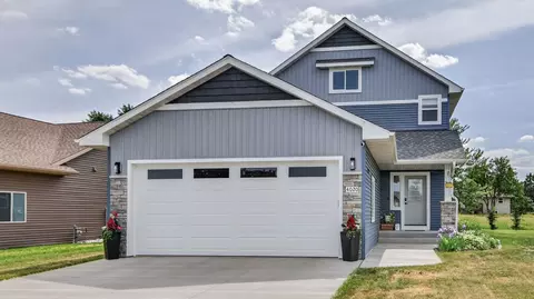 4020 John Hart Pl, Eau Claire, WI 54703