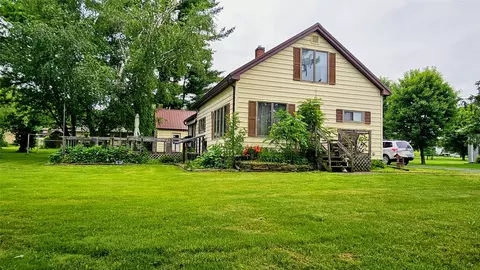 176 2nd St, Hixton, WI 54635
