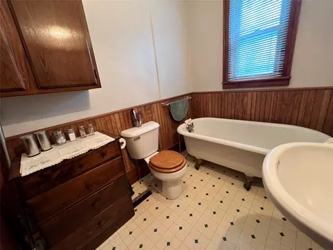 Bath - 1860 4th St, Comstock, WI 54826 photo 2 of 3