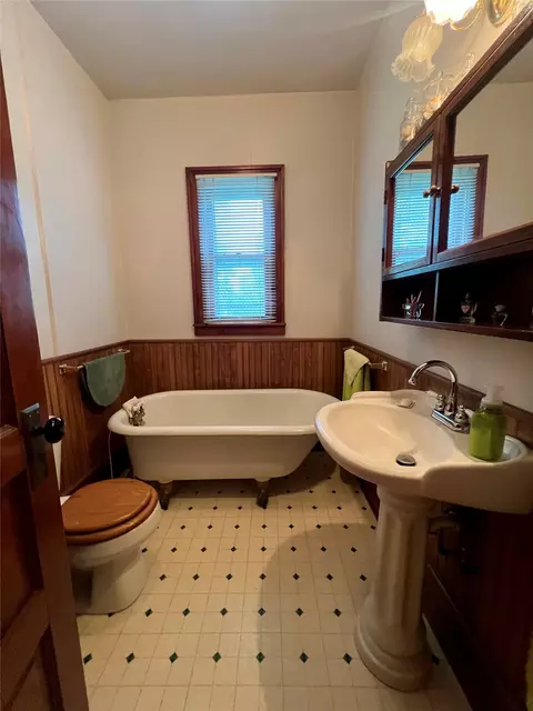 Bath - 1860 4th St, Comstock, WI 54826 photo 1 of 3