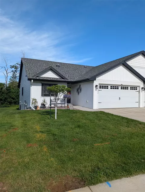 4852 Waylon St, Eau Claire, WI 54703