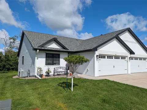 4852 Waylon St, Eau Claire, WI 54703