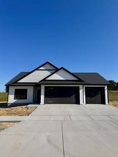 6774 Buck Tail Dr, Altoona, WI 54720