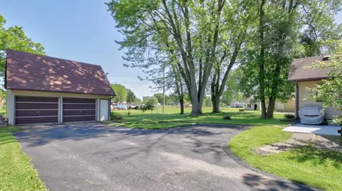 415 E Stanley St, Thorp, WI 54771 photo 3