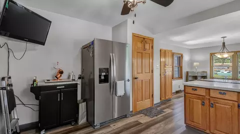415 E Stanley St, Thorp, WI 54771 photo 10