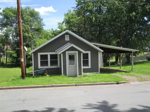 719 E 2nd St S, Ladysmith, WI 54848