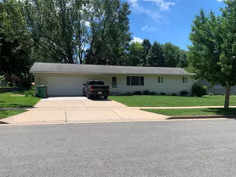 1221 Maleda Dr, Eau Claire, WI 54703