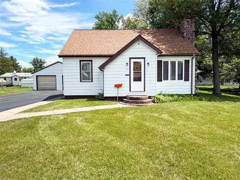 505 E 10th St S, Ladysmith, WI 54848