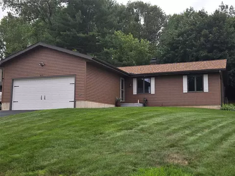 471 Komro Ct, Mondovi, WI 54755