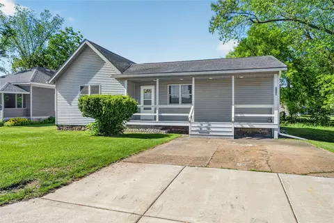 219 Spruce St, Spooner, WI 54801
