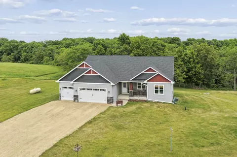 140 Hillcrest Ct, Glenwood City, WI 54013