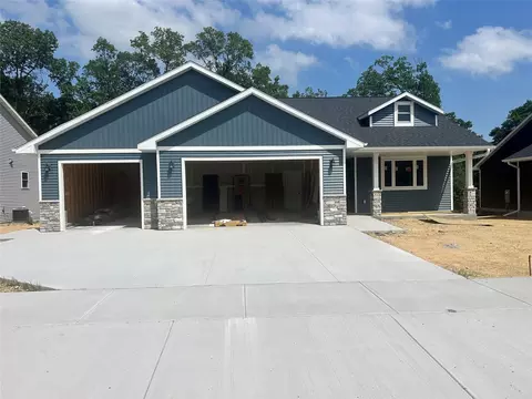 1185 Craven Ct, Eau Claire, WI 54703