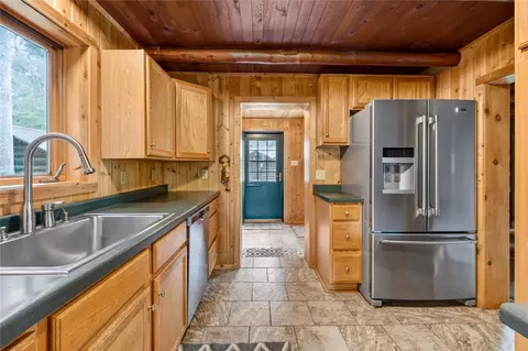 Kitchen - 19720 Pioneer Rd, Cable, WI 54821 photo 2 of 7