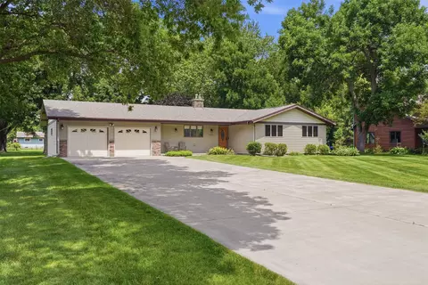2728 E Deblene Ln, Eau Claire, WI 54703