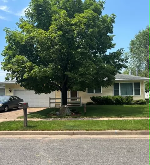 2944 Saturn Ave, Eau Claire, WI 54703