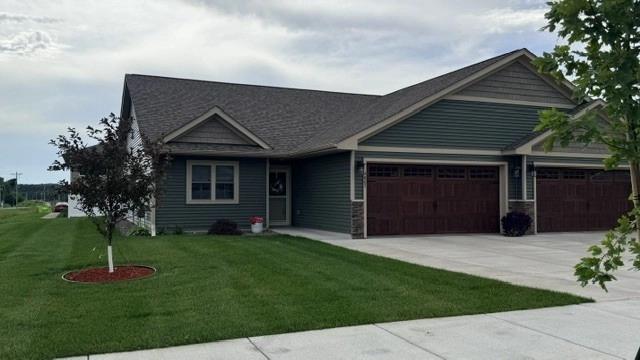 4867 Field Crest Ln, Eau Claire, WI 54701