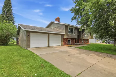 915 W Marshall St, Rice Lake, WI 54868