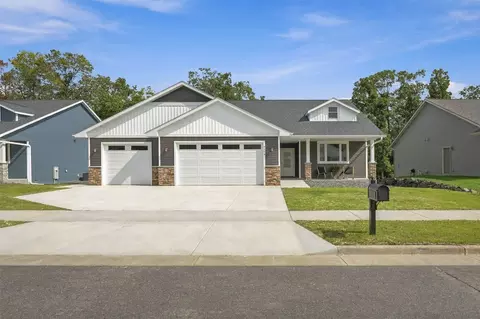 1173 Craven Ct, Eau Claire, WI 54703