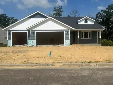1137 Craven Ct, Eau Claire, WI 54703