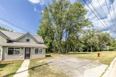 214 N Roosevelt Rd, Black River Falls, WI 54615