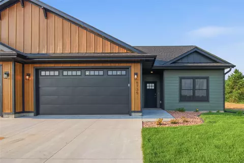 6735 Buck Tail Dr, Altoona, WI 54720
