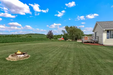 Exterior - 26240 W 3rd Ave, Eleva, WI 54738 photo 12 of 17