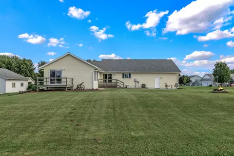 Exterior - 26240 W 3rd Ave, Eleva, WI 54738 photo 14 of 17
