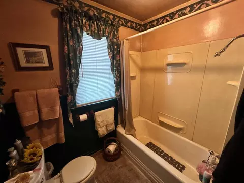 Bath - 302 E 5th St, Superior, WI 54880 photo 3 of 4