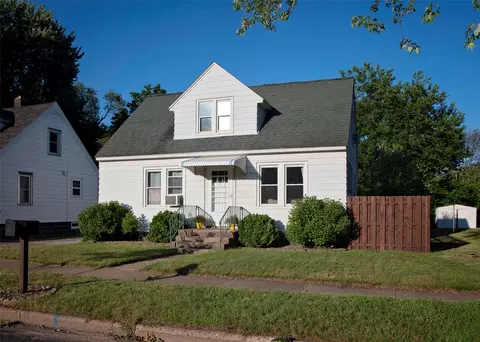 2531 6th St, Eau Claire, WI 54703