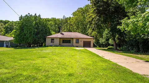 214 Mt Washington Ave, Eau Claire, WI 54703