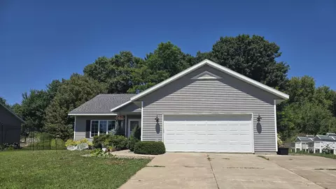 201 Jersey Ln, Elk Mound, WI 54739
