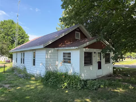 220 N 5th St, Cornell, WI 54732