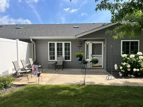 4422 W Heartland Dr, Eau Claire, WI 54701