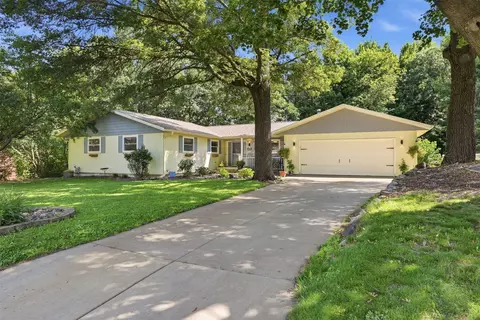 604 Manor Ct, Altoona, WI 54720