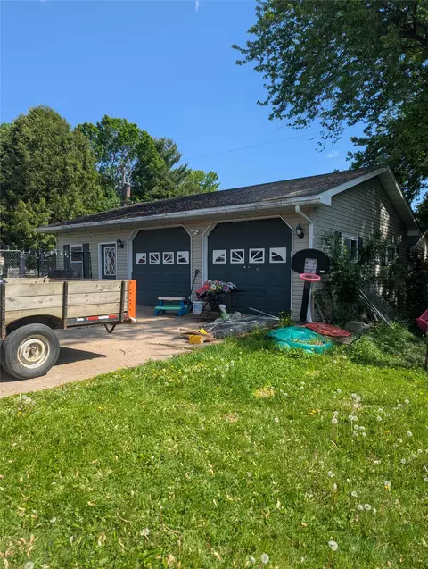 418 E School St, Thorp, WI 54771 photo 9