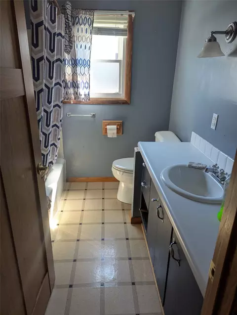 418 E School St, Thorp, WI 54771 photo 7