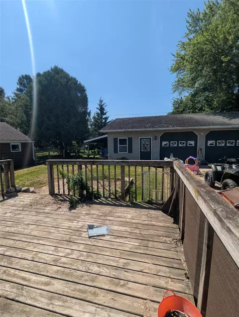 418 E School St, Thorp, WI 54771 photo 10