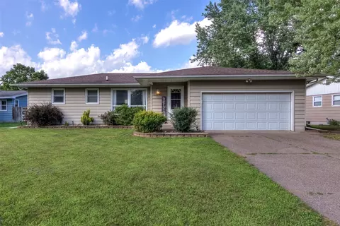 1216 Blueberry Dr, Eau Claire, WI 54703