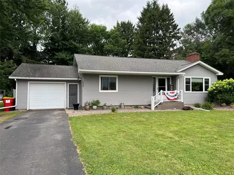 1045 10th Ave, Cumberland, WI 54829