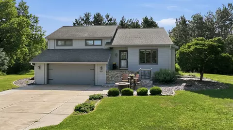 2416 Aurora Cir NE, Menomonie, WI 54751
