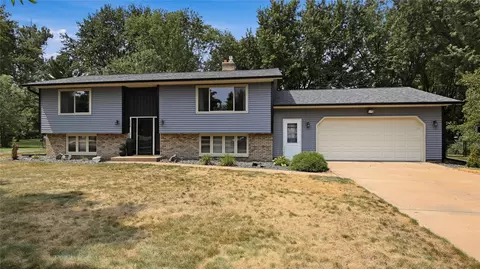 1238 Dogwood Dr, Eau Claire, WI 54701