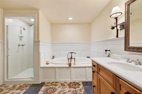 Bath - 49945 N Lake Owen Dr, Cable, WI 54821 photo 4 of 5