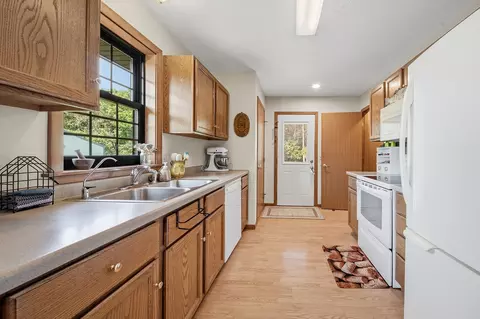 Kitchen - e6950 890th Avenue, Colfax, WI 54730 photo 2 of 2