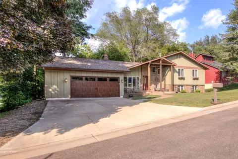 608 Manor Ct, Altoona, WI 54720