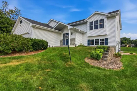 2115 Bordeaux Ct, Eau Claire, WI 54703